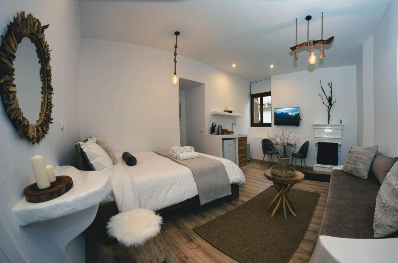 Plaza Guest House Με Tζάκι Arakhova Eksteriør bilde